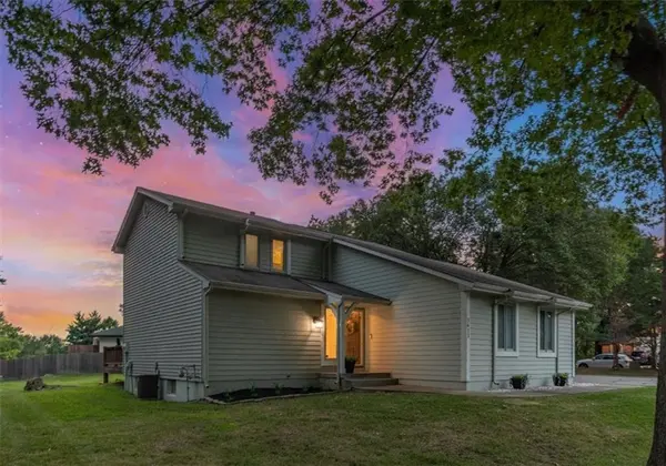 3613 SW 11th ST, Blue Springs, MO 64015