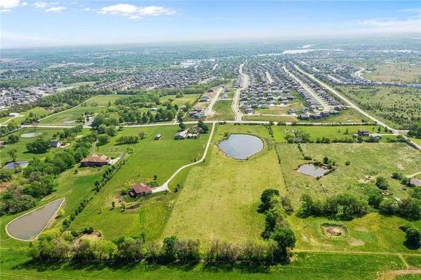 4380 SW Pryor RD, Lee's Summit, MO 64082