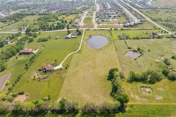 4380 SW Pryor RD, Lee's Summit, MO 64082