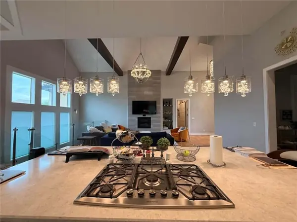 9174 Cottonwood Canyon DR, Lenexa, KS 66219