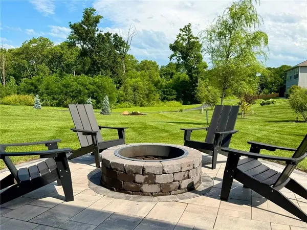 6708 NW 105th ST, Kansas City, MO 64154