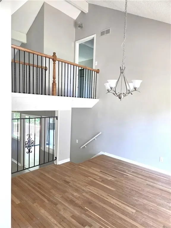 9786 W 101 TER, Overland Park, KS 66212