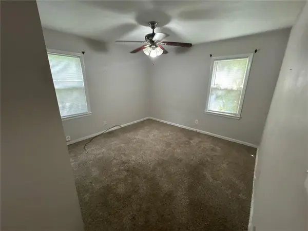 8855 E 59th ST, Kansas City, MO 64133