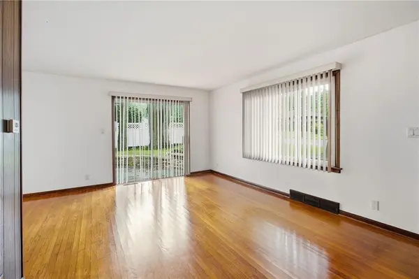 10801 E 64 TER, Raytown, MO 64133
