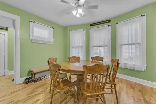 2922 Sacramento ST, St Joseph, MO 64507