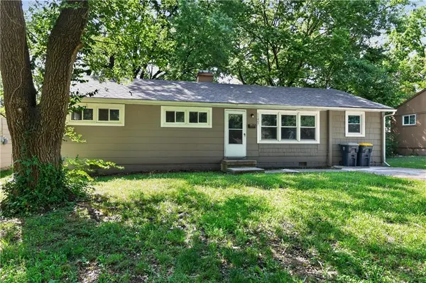 11407 Richmond AVE, Kansas City, MO 64134
