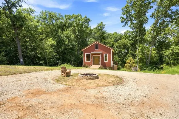 821 W 92 HWY, Smithville, MO 64089