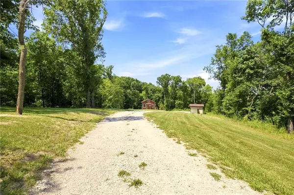 821 W 92 HWY, Smithville, MO 64089
