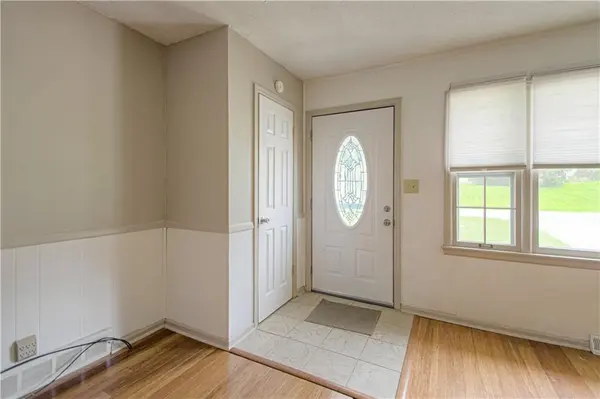 820 S Main ST, Liberty, MO 64068
