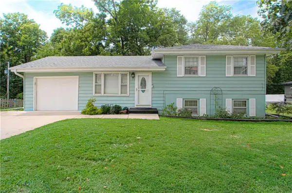 820 S Main ST, Liberty, MO 64068