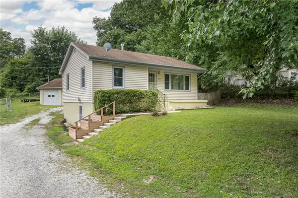 3326 Lafayette ST, St Joseph, MO 64507