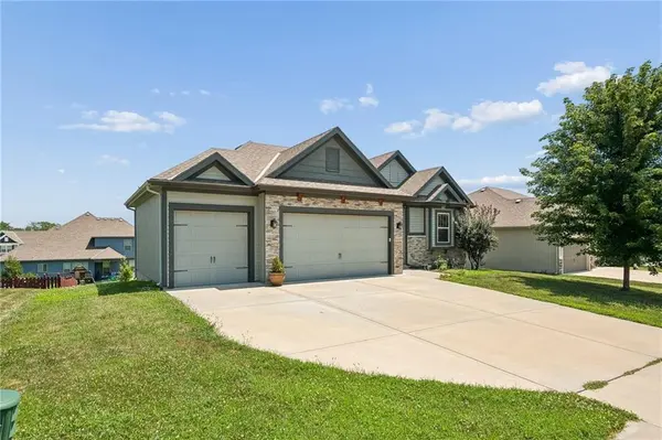 10533 N Randolph AVE, Kansas City, MO 64157