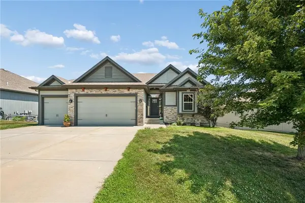 10533 N Randolph AVE, Kansas City, MO 64157