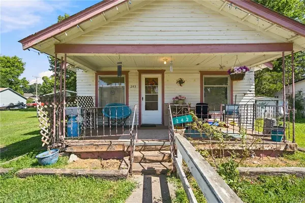 243 E 5th AVE, Garnett, KS 66032