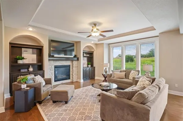 24451 W 111TH PL, Olathe, KS 66061