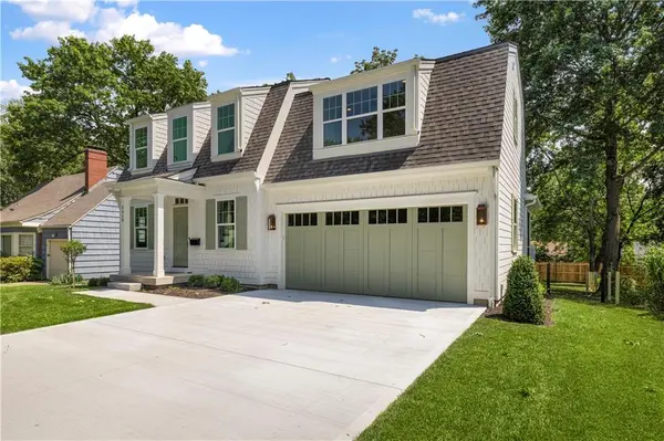 5213 W 70th TER, Prairie Village, KS 66208