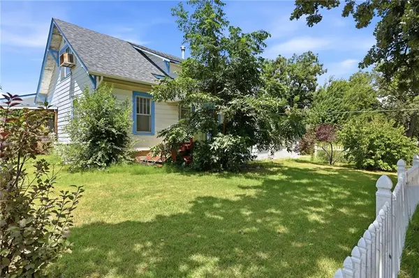 1102 S National AVE, Fort Scott, KS 66701