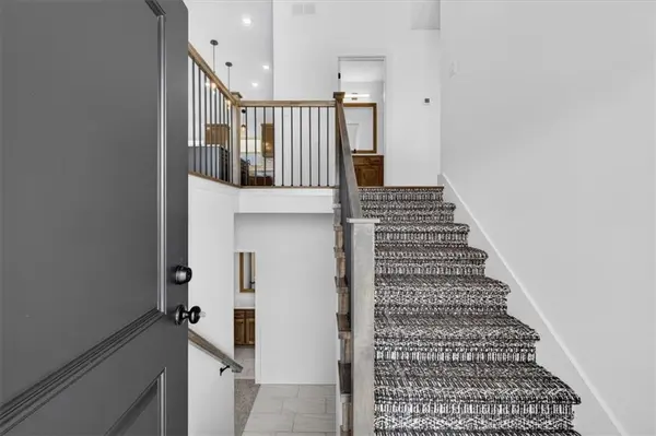 132 SE Nelson DR, Blue Springs, MO 64014