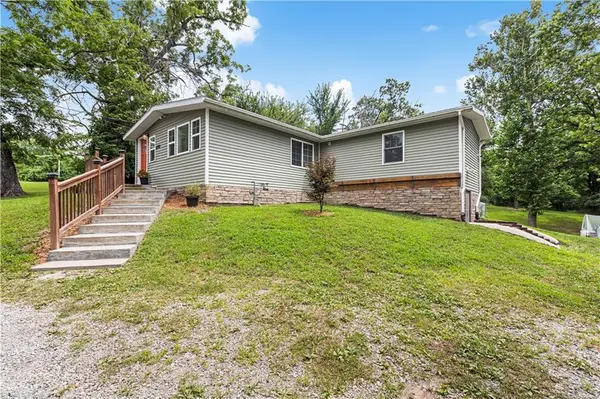 5701 E 56th ST, Kansas City, MO 64130