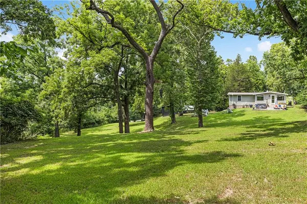 5701 E 56th ST, Kansas City, MO 64130