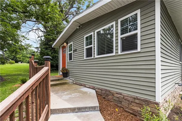 5701 E 56th ST, Kansas City, MO 64130