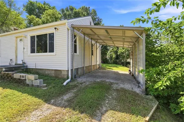 5127 Oakland AVE, Kansas City, KS 66102