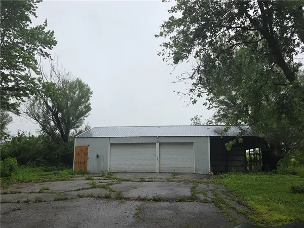 208 E Woodward ST, Parker, KS 66072