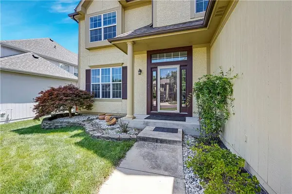 12725 W 138th ST, Overland Park, KS 66221