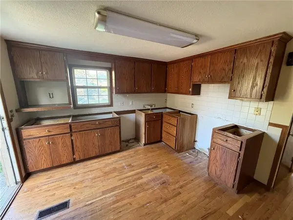 2801 S 8th ST, Kansas City, KS 66103