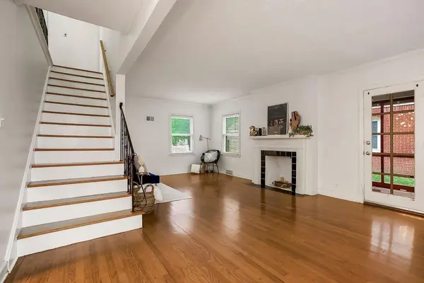 420 E 74th ST, Kansas City, MO 64131