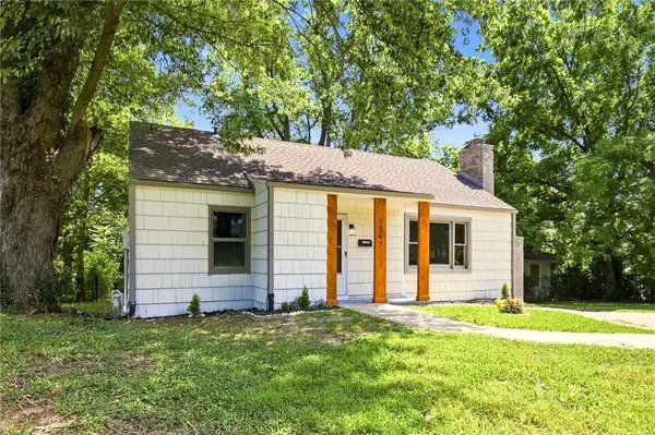 1347 S Hocker AVE, Independence, MO 64055