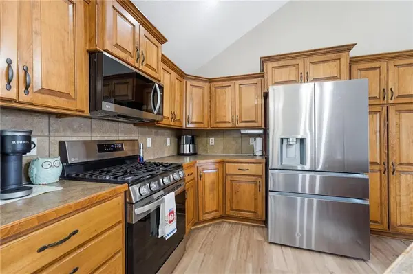 10220 N Lewis AVE, Kansas City, MO 64157