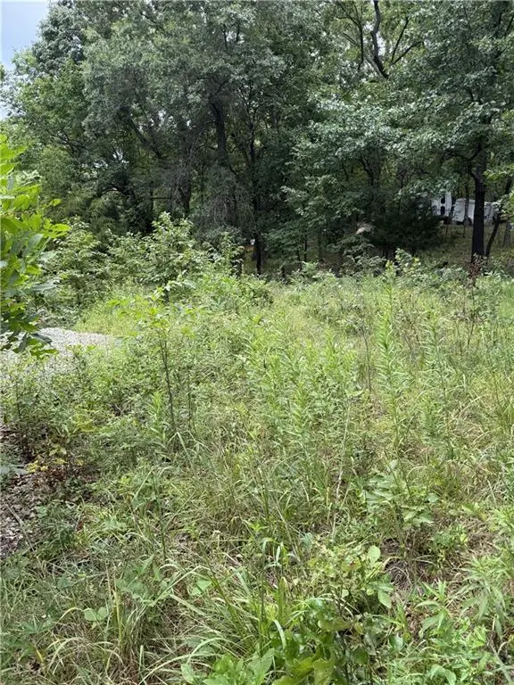 105 Holiday DR, Linn Valley, KS 66040