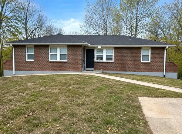 226 SE 101st RD, Warrensburg, MO 64093