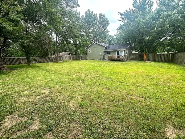 112 Sharon LN, Garden City, MO 64747