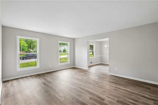 1313 E 98th TER, Kansas City, MO 64131