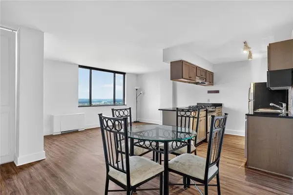 600 E 8th ST #8H, Kansas City, MO 64106