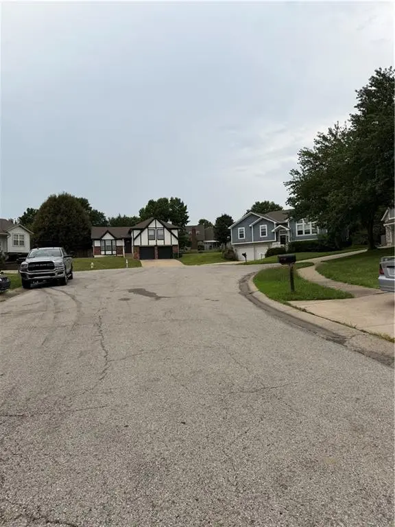 7203 E 133rd CIR, Grandview, MO 64030
