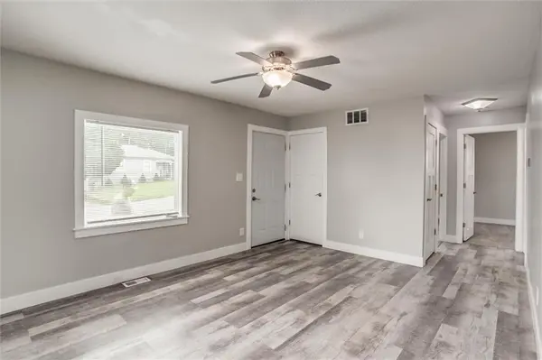 4552 N Locust ST, Kansas City, MO 64116