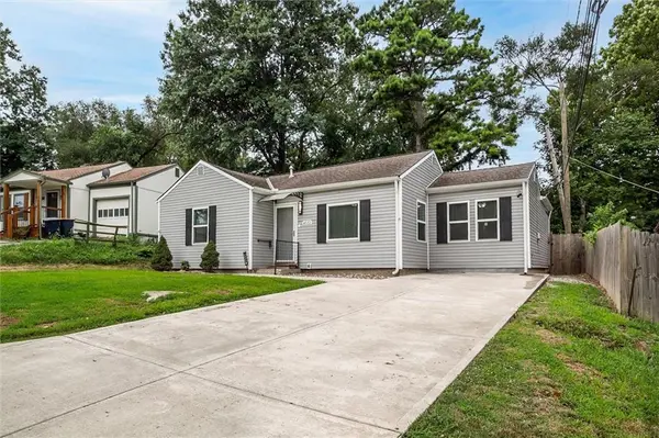 4552 N Locust ST, Kansas City, MO 64116
