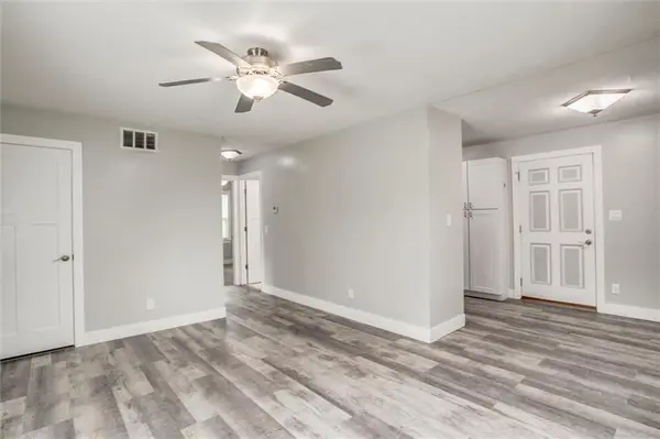 4552 N Locust ST, Kansas City, MO 64116