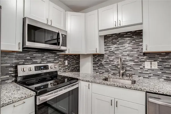 4552 N Locust ST, Kansas City, MO 64116