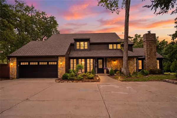 3505 SHAWNEE MISSION Pkwy, Fairway, KS 66205
