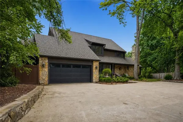3505 SHAWNEE MISSION Pkwy, Fairway, KS 66205