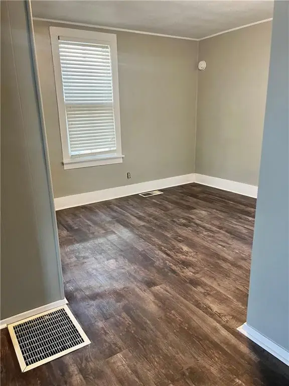 905 S 22nd ST, St Joseph, MO 64507