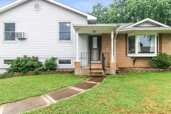 703 E Maple ST, Archie, MO 64725