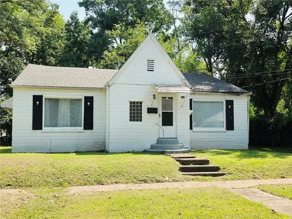 206 E 15th ST, Pittsburg, KS 66762