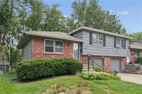 7817 England DR, Overland Park, KS 66204