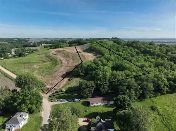 1426 TREECE RD RD, Wathena, KS 66090