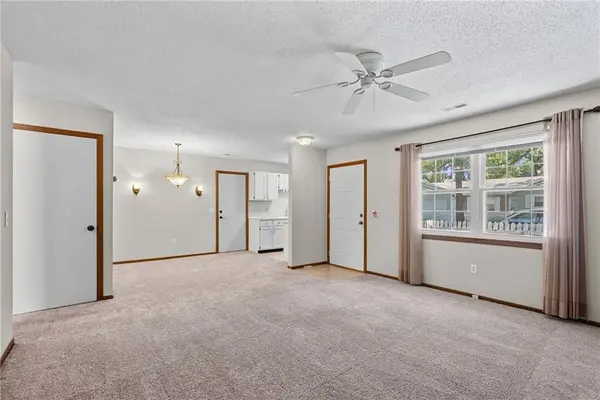 11327 W 77TH TER, Overland Park, KS 66214